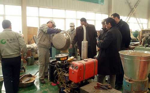 Saudi Arabian clients ordered electric pellet machine