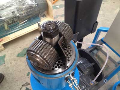 detail of r type electric motor pellet machine